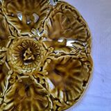 Suite of 8 Gien oyster plates