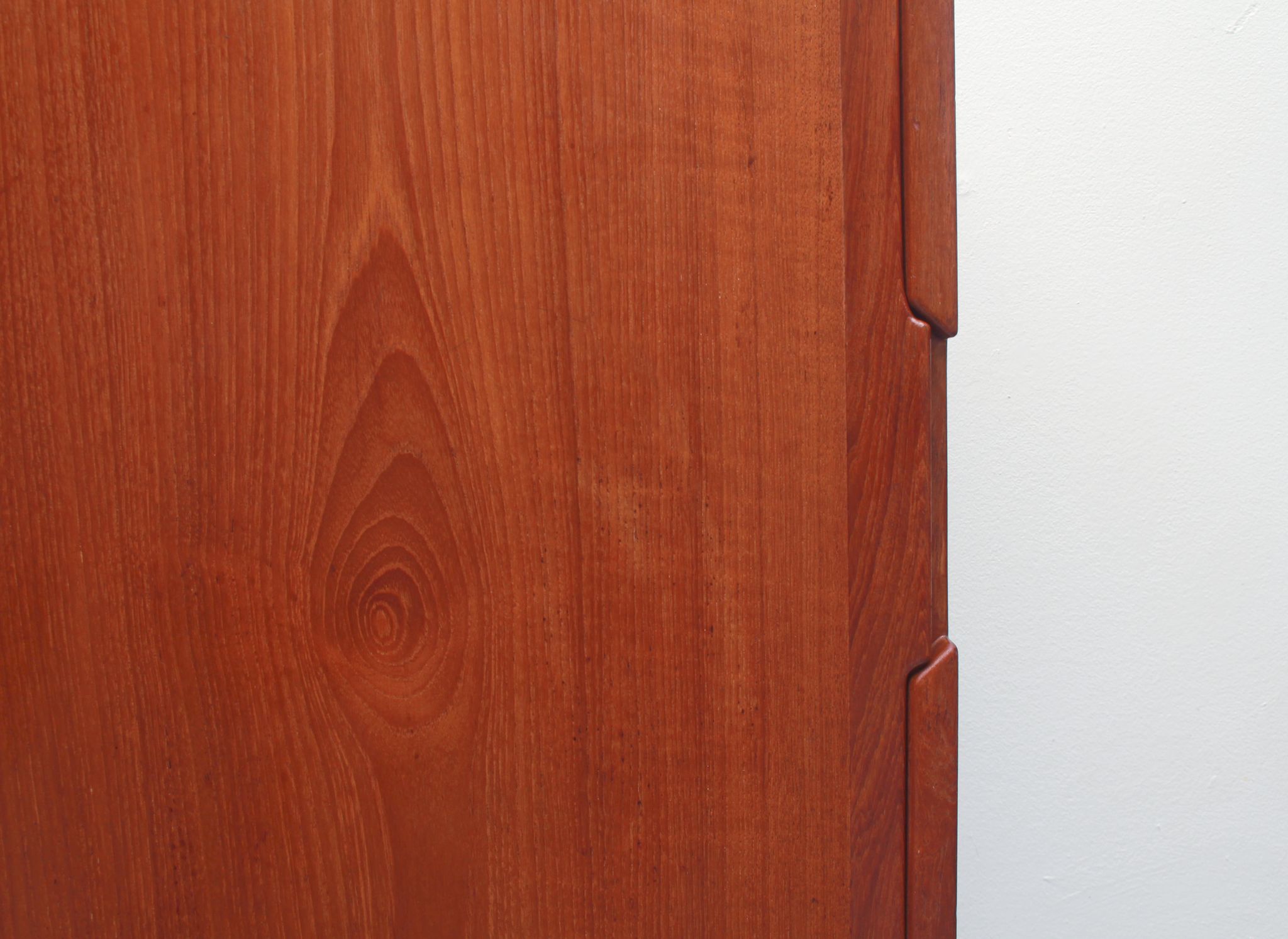 1960s sidebaord / highboard in teak with sliding doors
