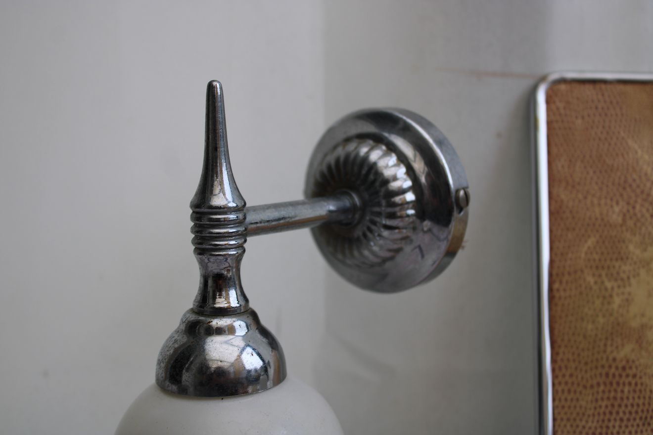 Pair of porcelain wall lamps