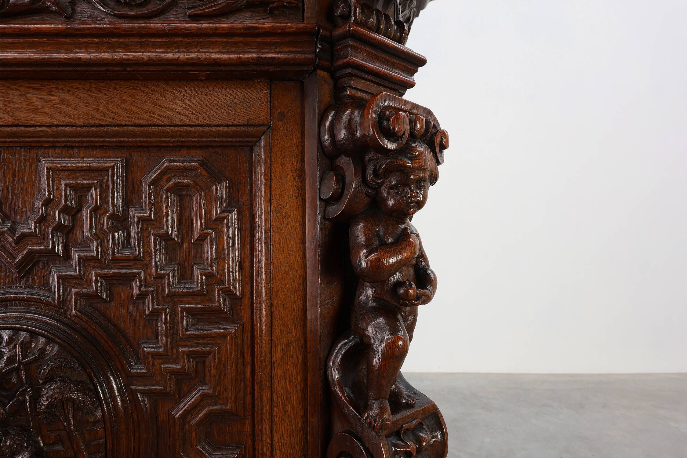 Flemish renaissance "beeldenkast" cabinet in oak wood Antwerp, ca. 1630