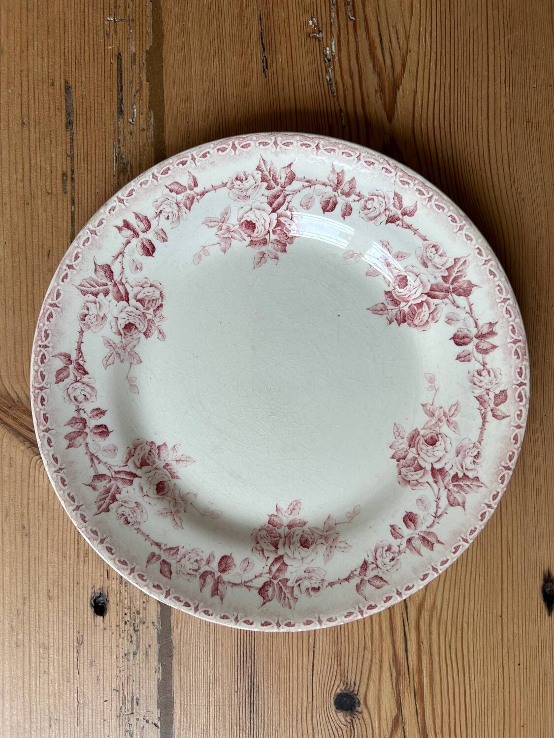 Mismatched series of 4 old “Terre de fer” flat plates