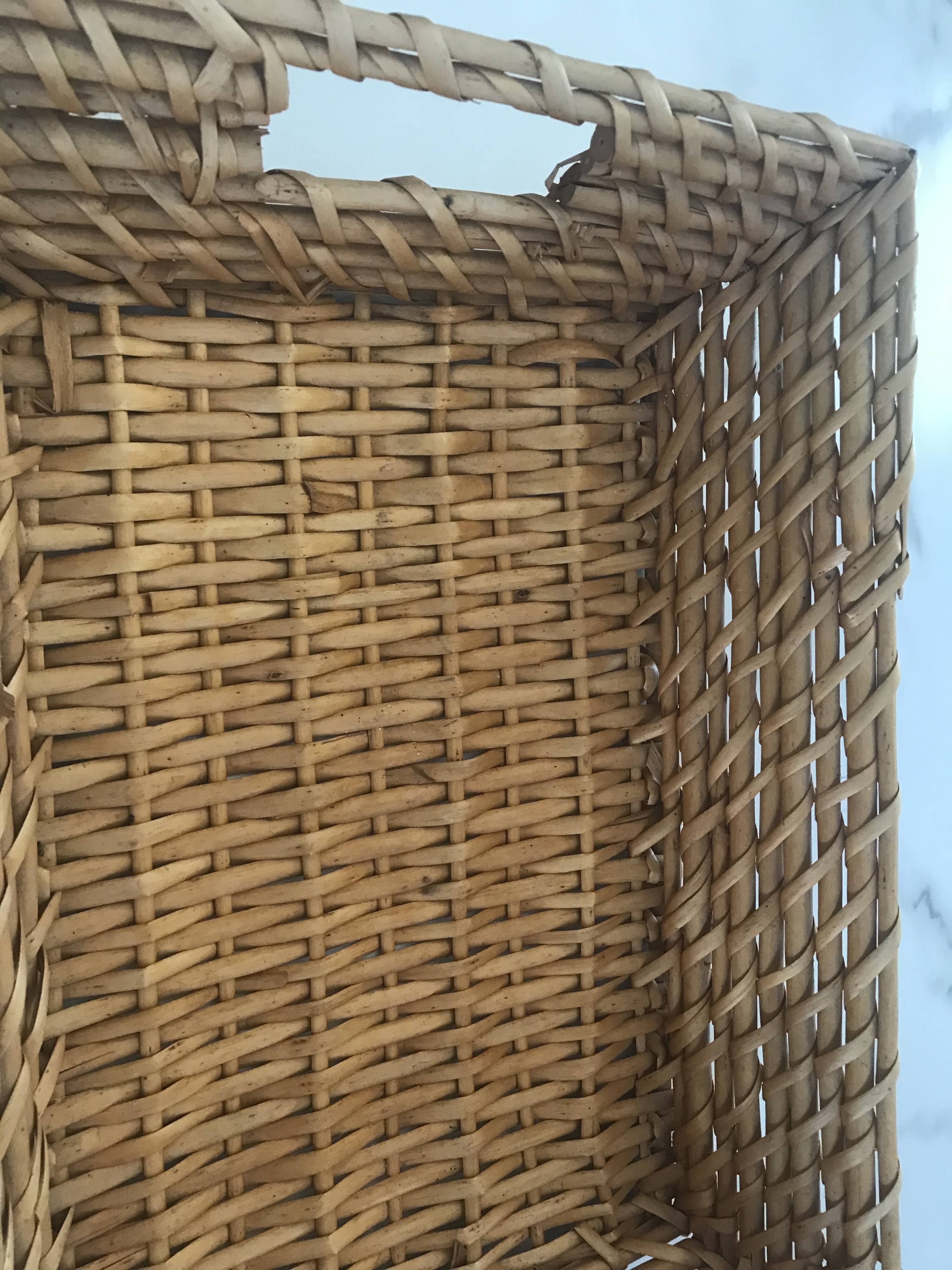 Rectangular woven rattan tray