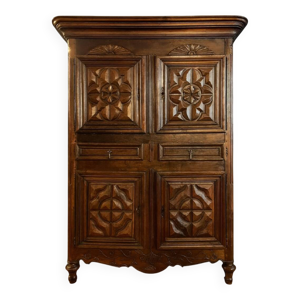 Cabinet quatre volets
