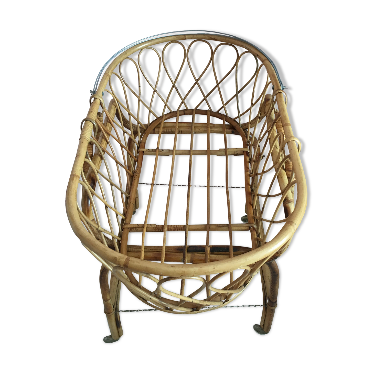 Rattan cradle on foot