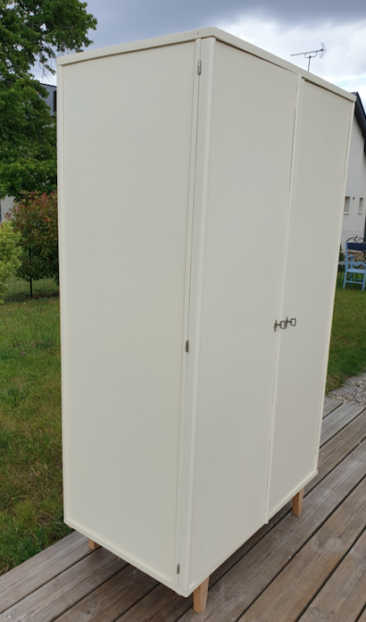 White compass foot cabinet 1960