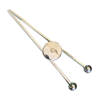 Modernist sugar pinch