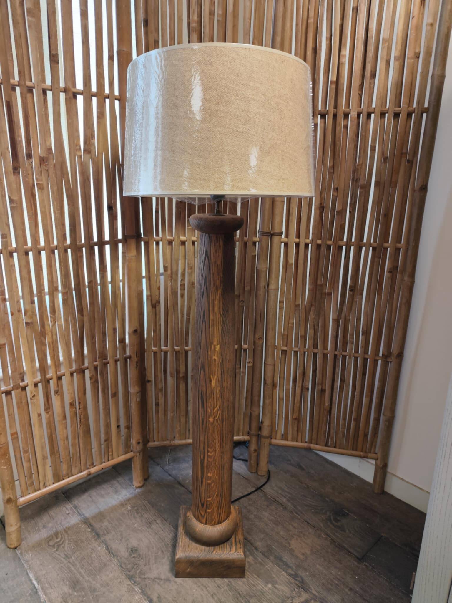 Lampe pied en chêne massif