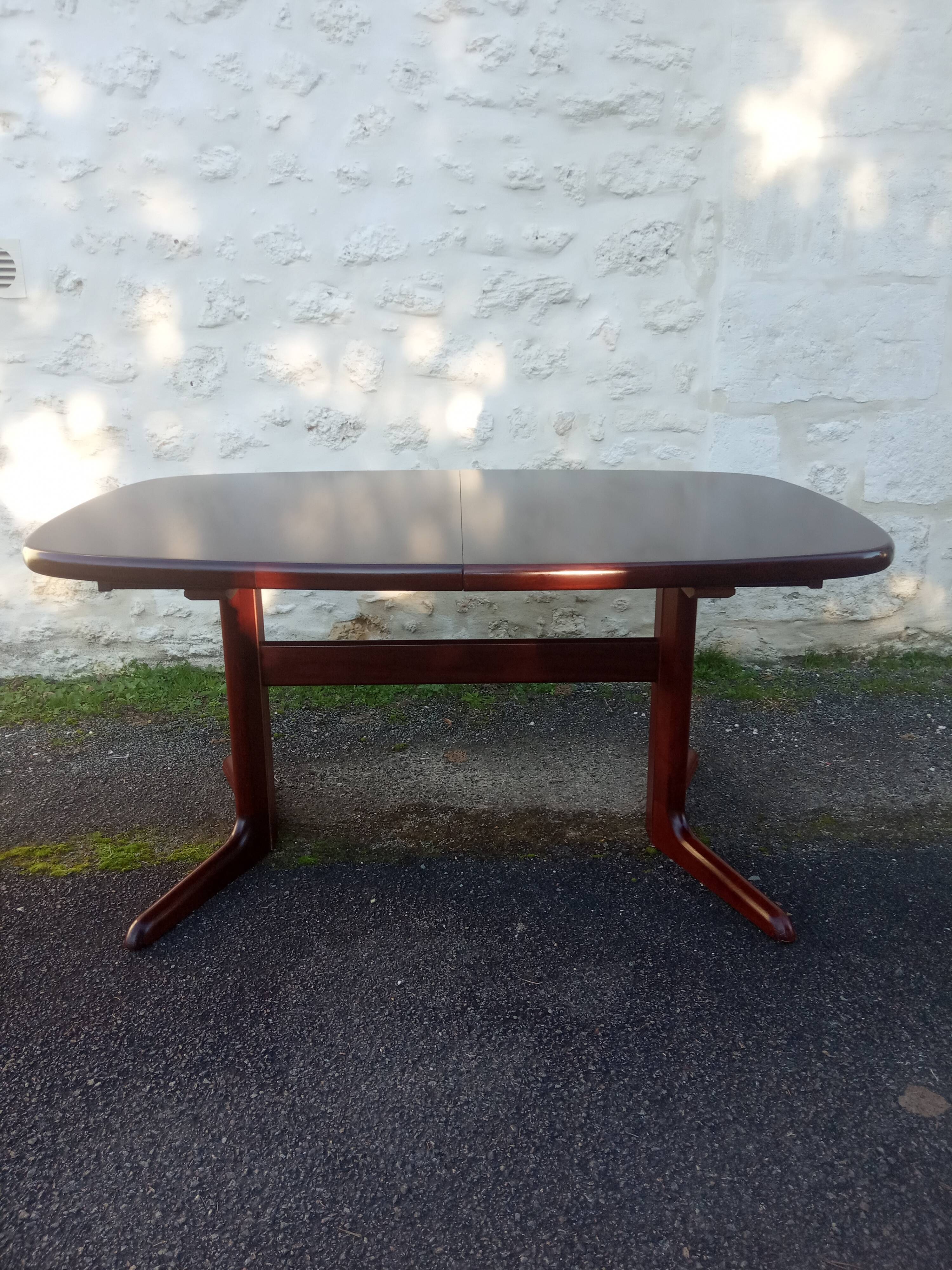 Stretchy vintage table Skovby Denmark 60s