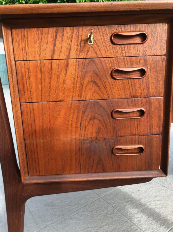 Desk in rosewood by Svend Aage Madsen for H.P. Hansen, 1960