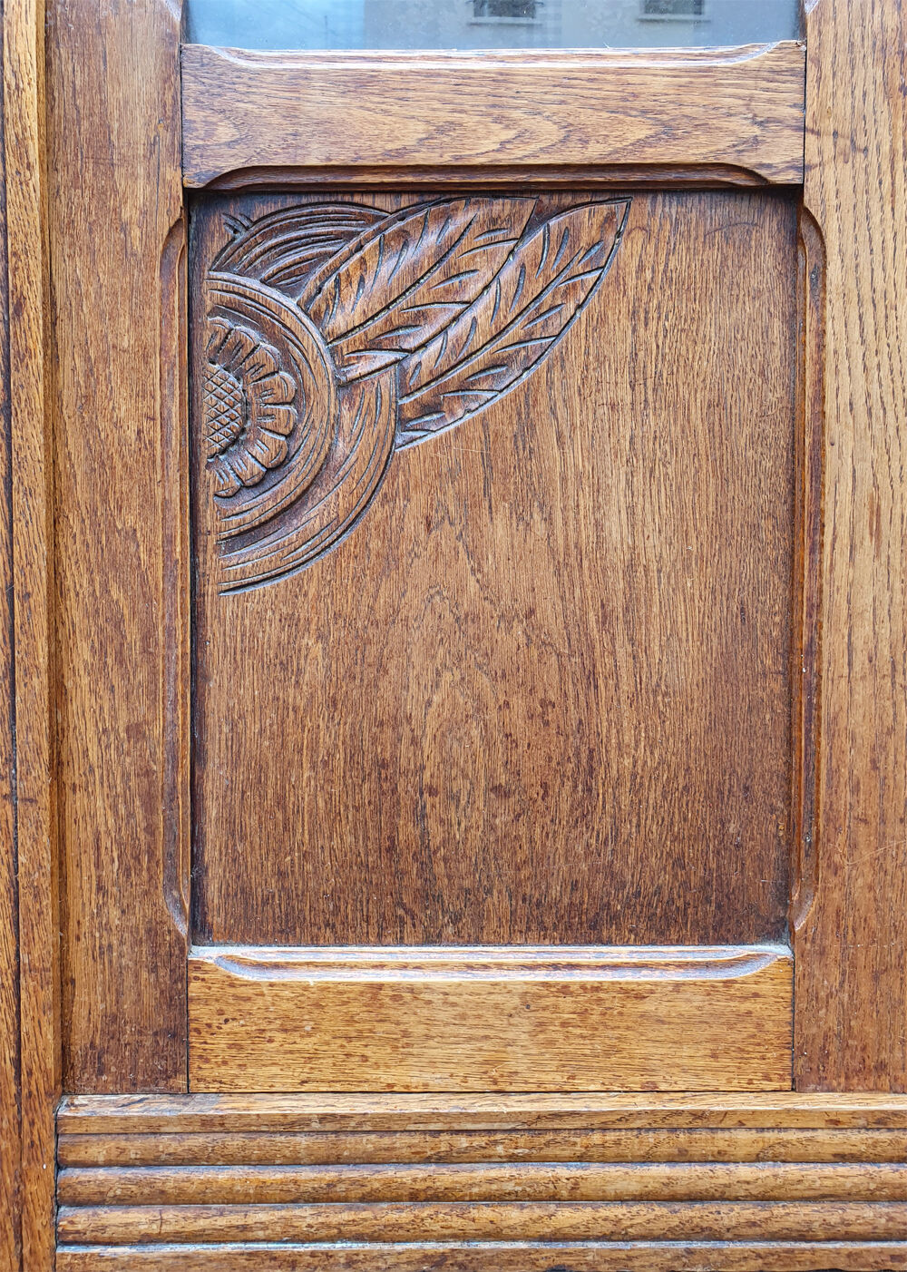 Glass door cabinet, kitchen cabinet, kitchen, library, vintage, 1940s