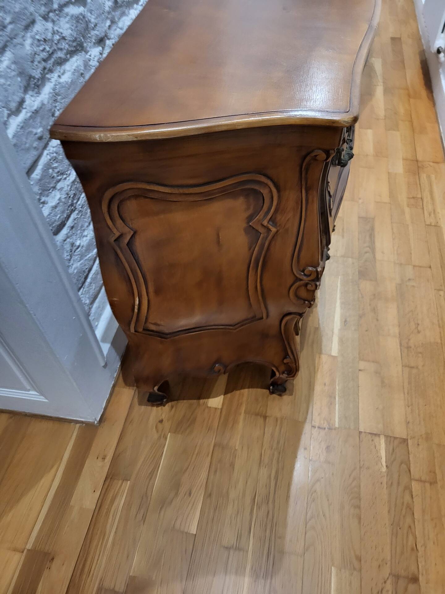 Provençal commode in Nîmes, Louis XV style