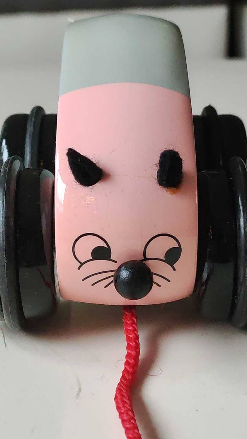 Wooden mouse-shaped toy to pull. The play tree. For 2 years. Made in France