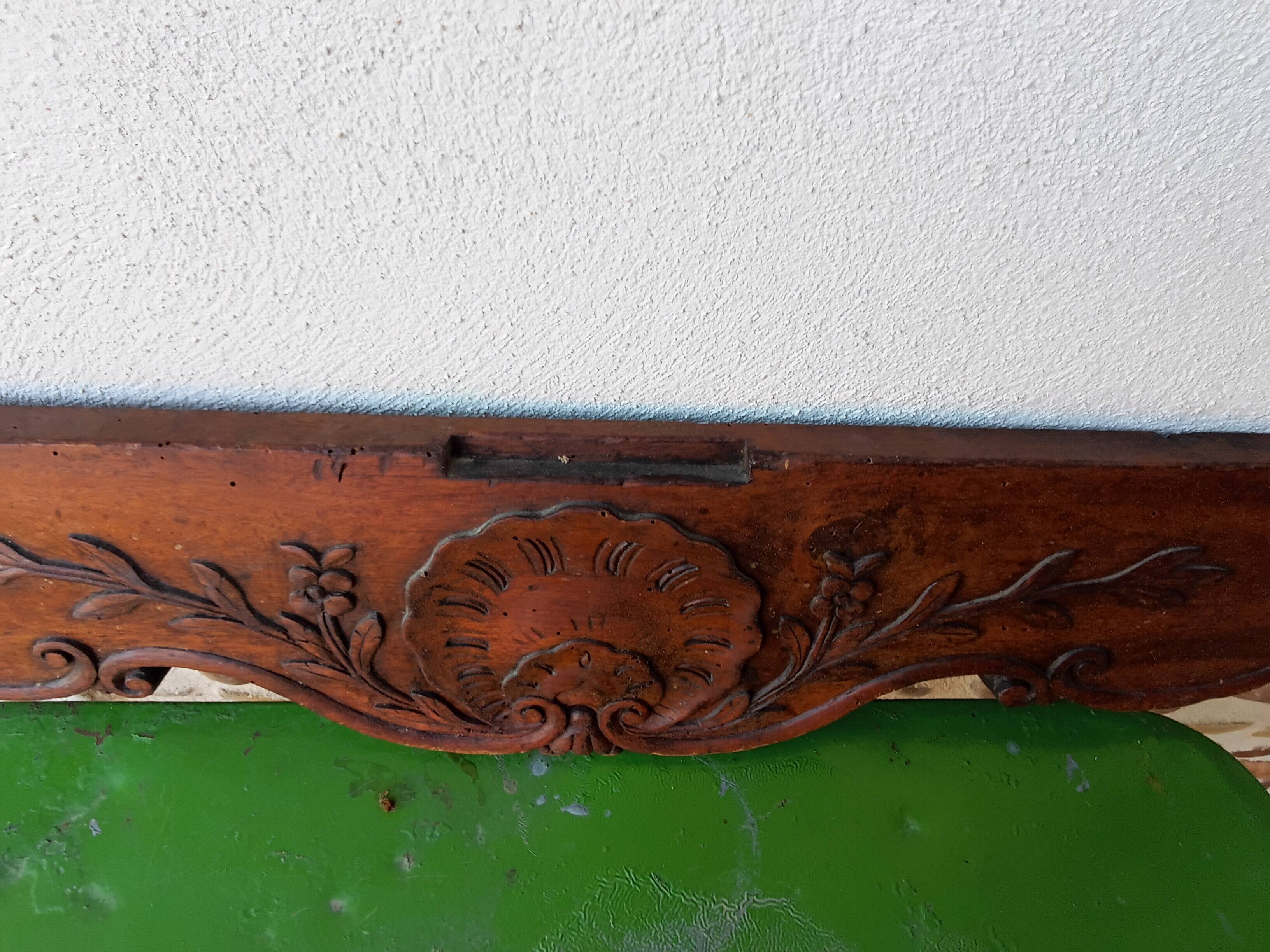 Massive walnut fronton from the 19th century