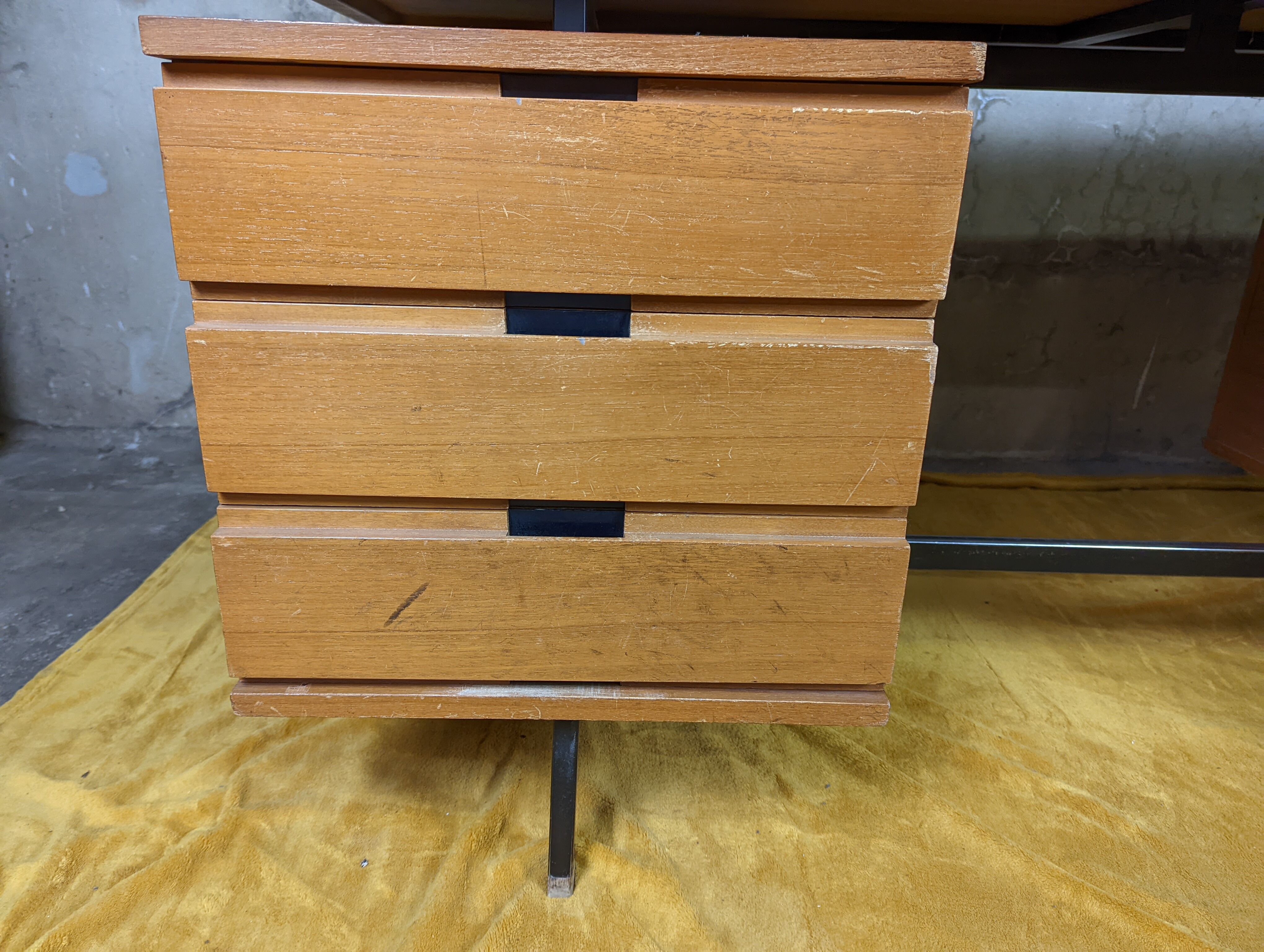 Minvielle desk in mahogany pierre guariche