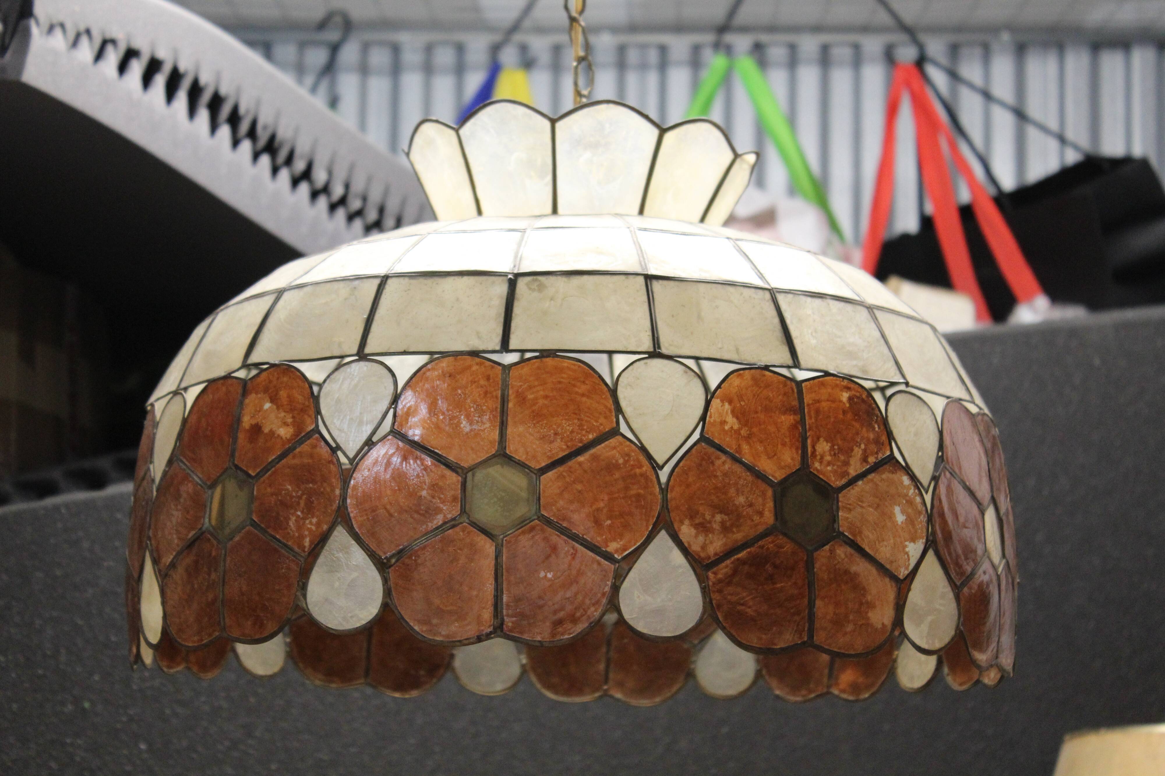 Mother-of-pearl shell pendant light Floral decor