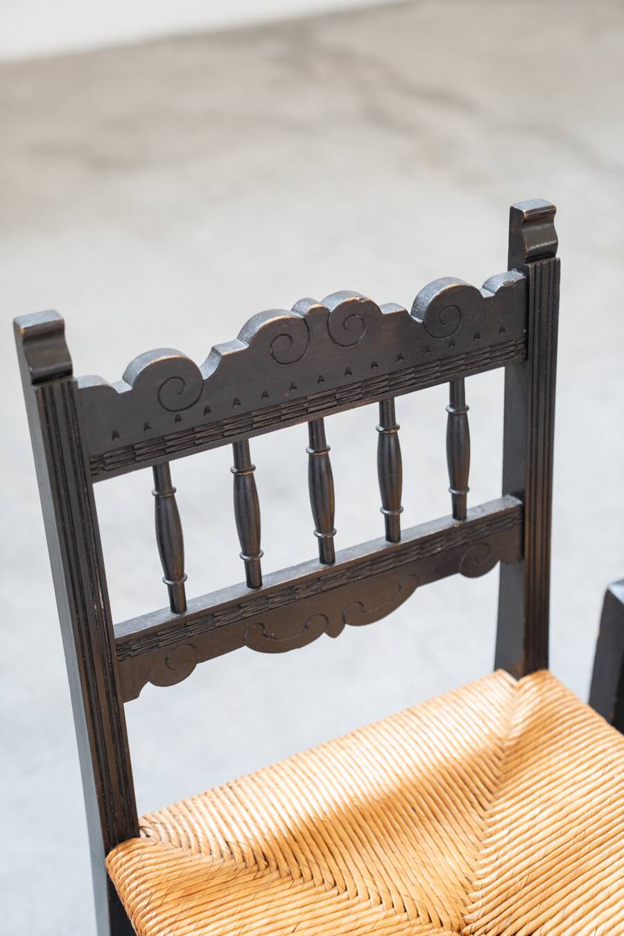 2 low bedroom chairs in hand-woven rice straw, 1950s/1960s