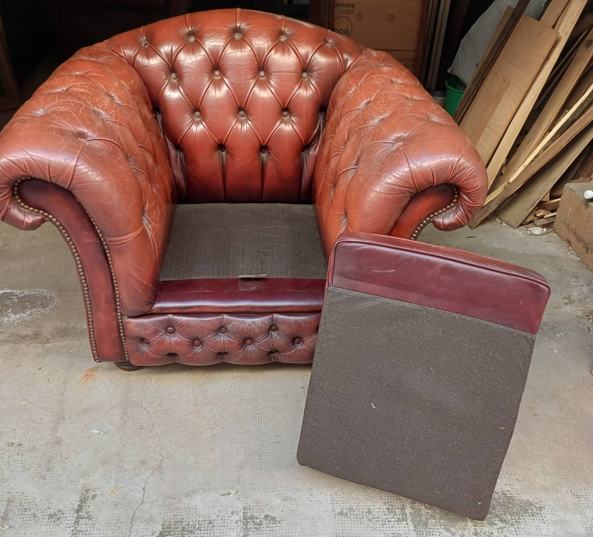 Authentic Vintage Chesterfield Armchair in Burgundy Leather