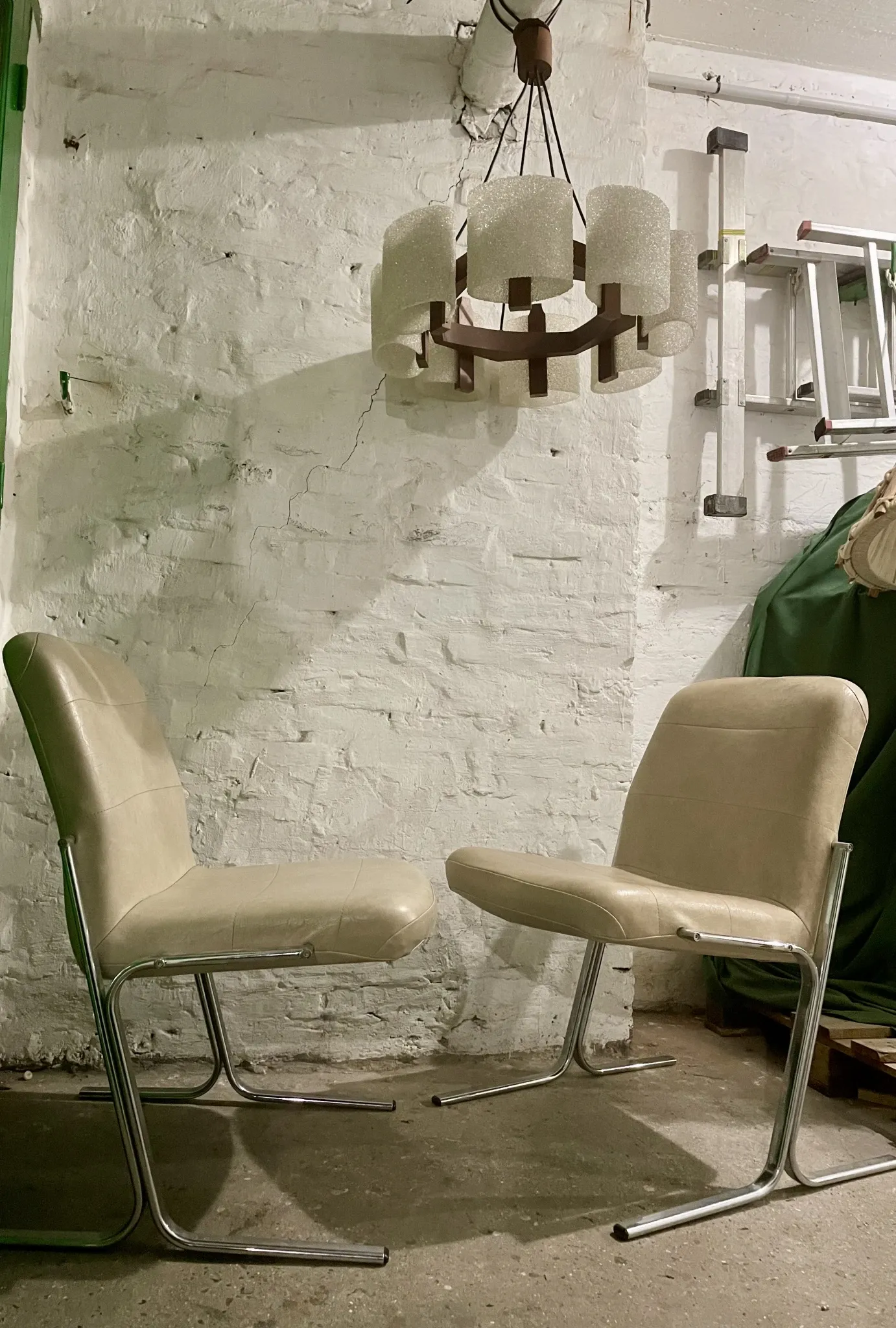 Pair of Ronéo Vikers Space Age armchairs from the 1970s.