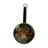 Vintage frame flowers dry