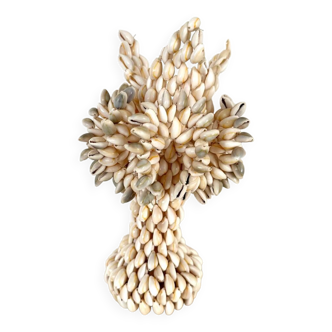 Shell vase