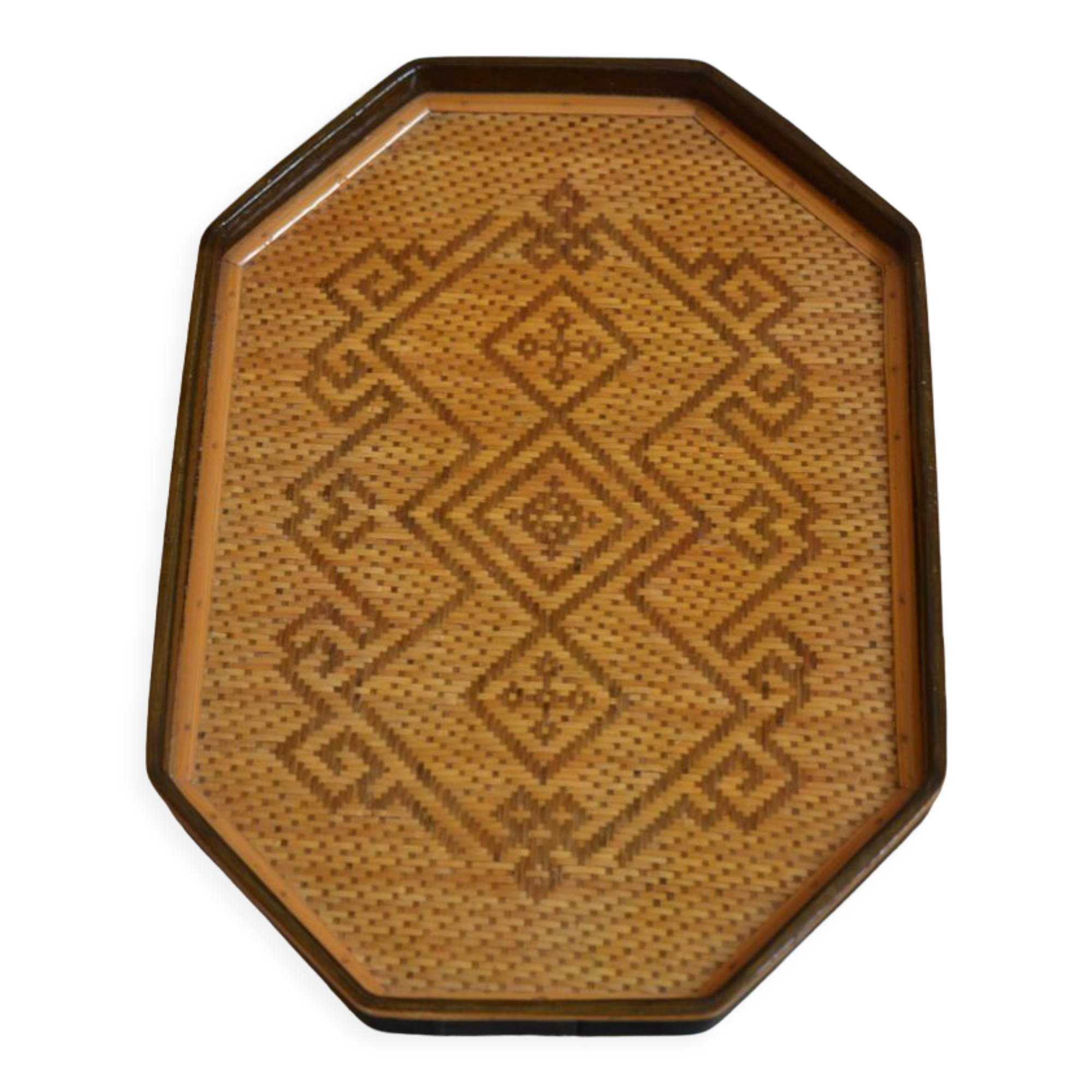 Wicker meal tray with vintage patterns