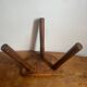 Tabouret tripode en bois