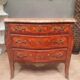 Commode style Louis XV en marqueterie de fleurs