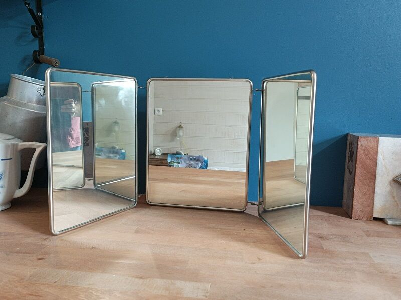 Miroir barbier triptyque entourage métal chromé patiné