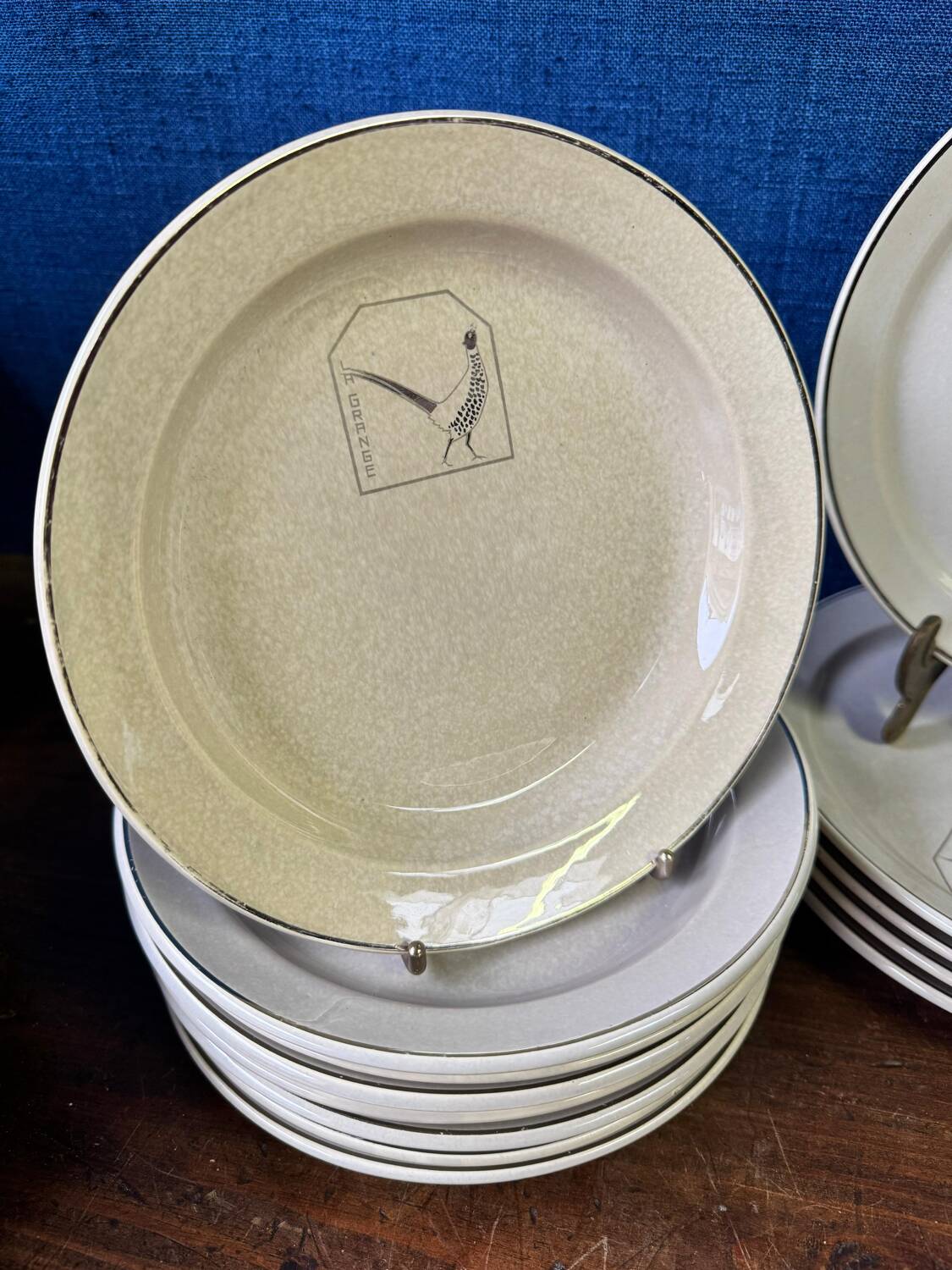 Art Deco hunting service, 22 pieces in ceramic.