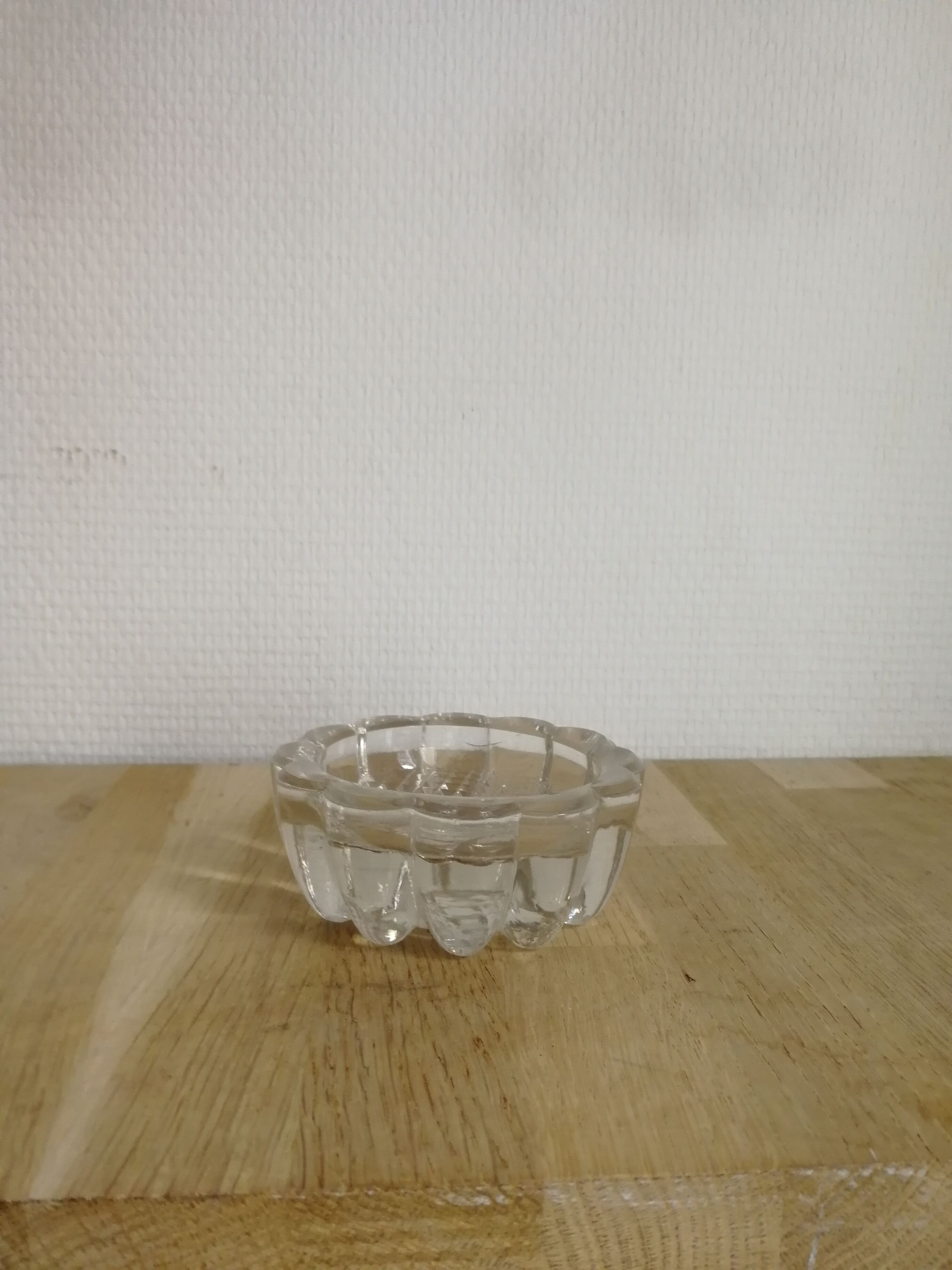 Glass ashtray