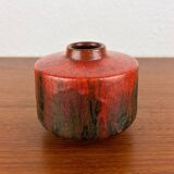 Brutalist studio pottery vase by Lu and Gerd Grove, 1964.