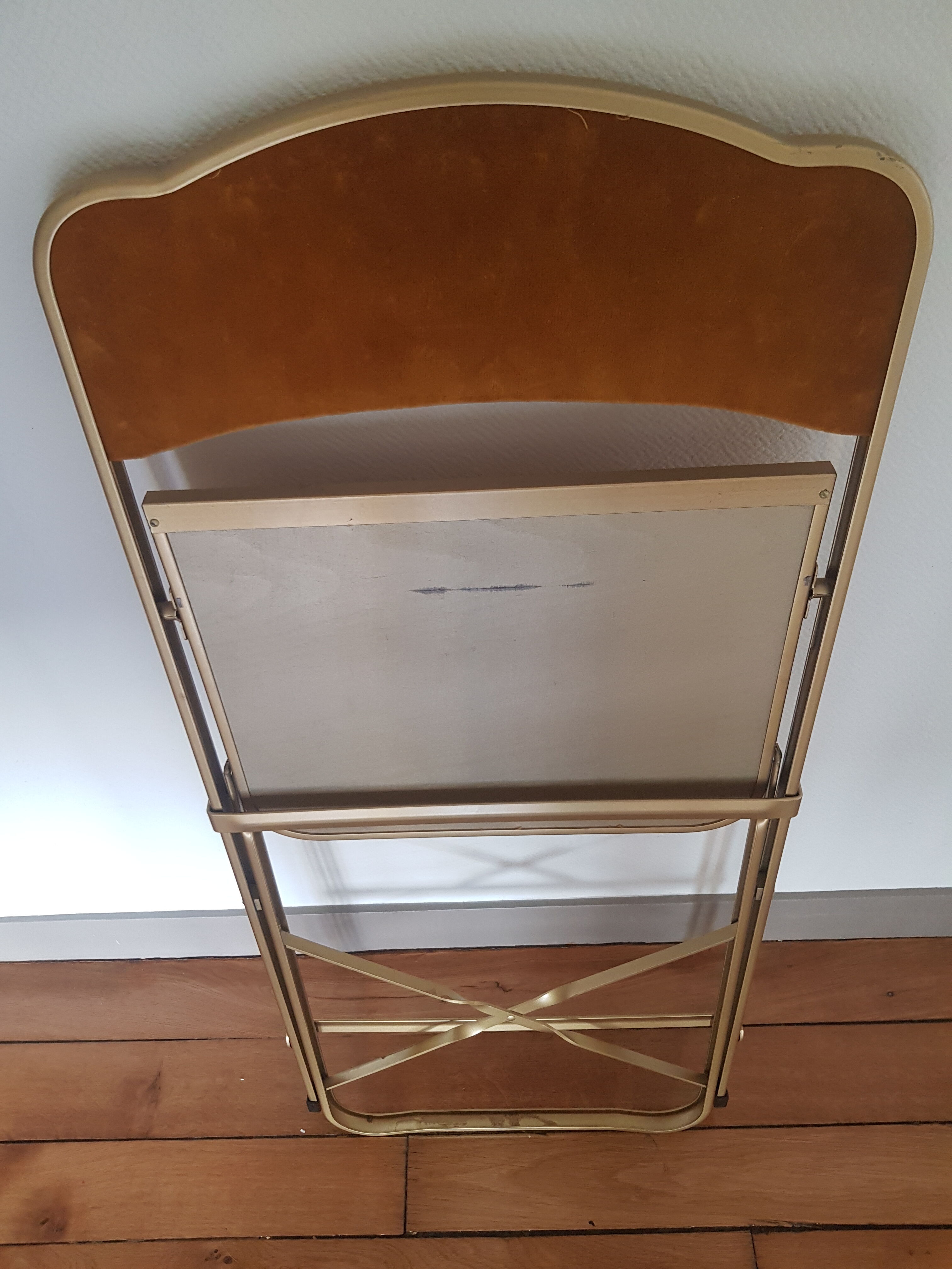 Velvet folding chair