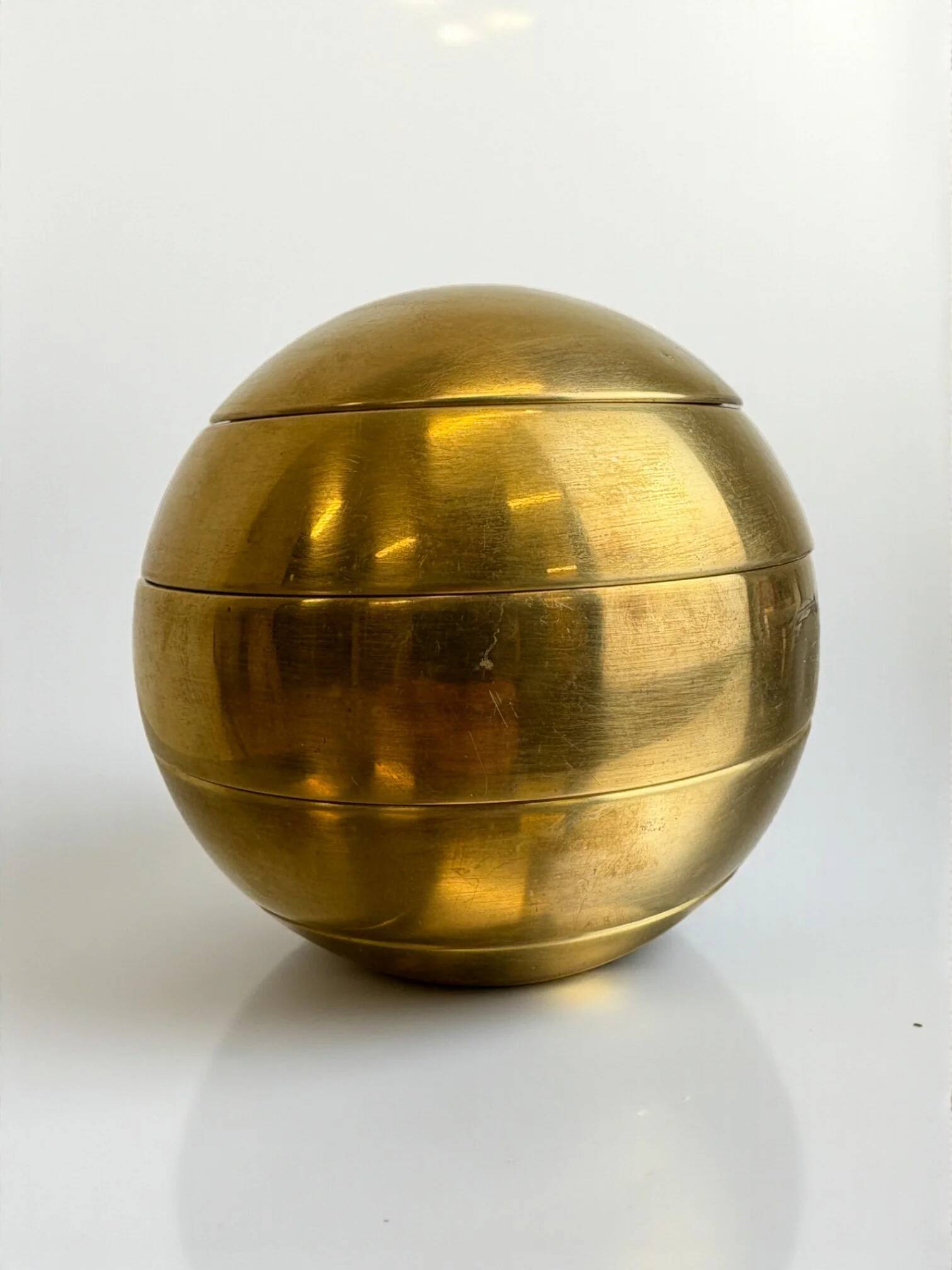 Spheric stacked ashtrays by Tommaso Barbi in brass, Italy, 1970s