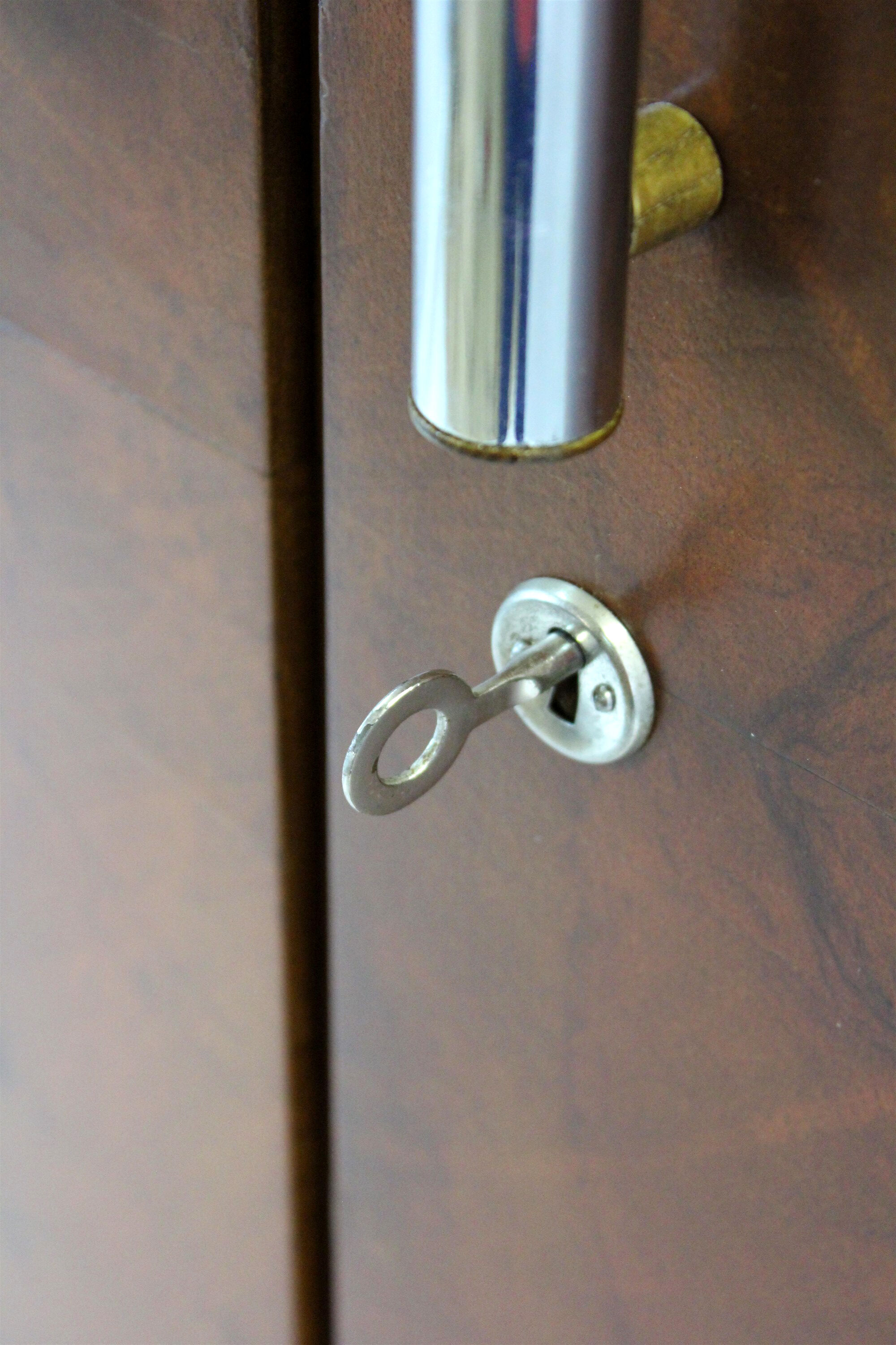 Bauhaus chromed tubular steel and walnut wardrobe, 1930s