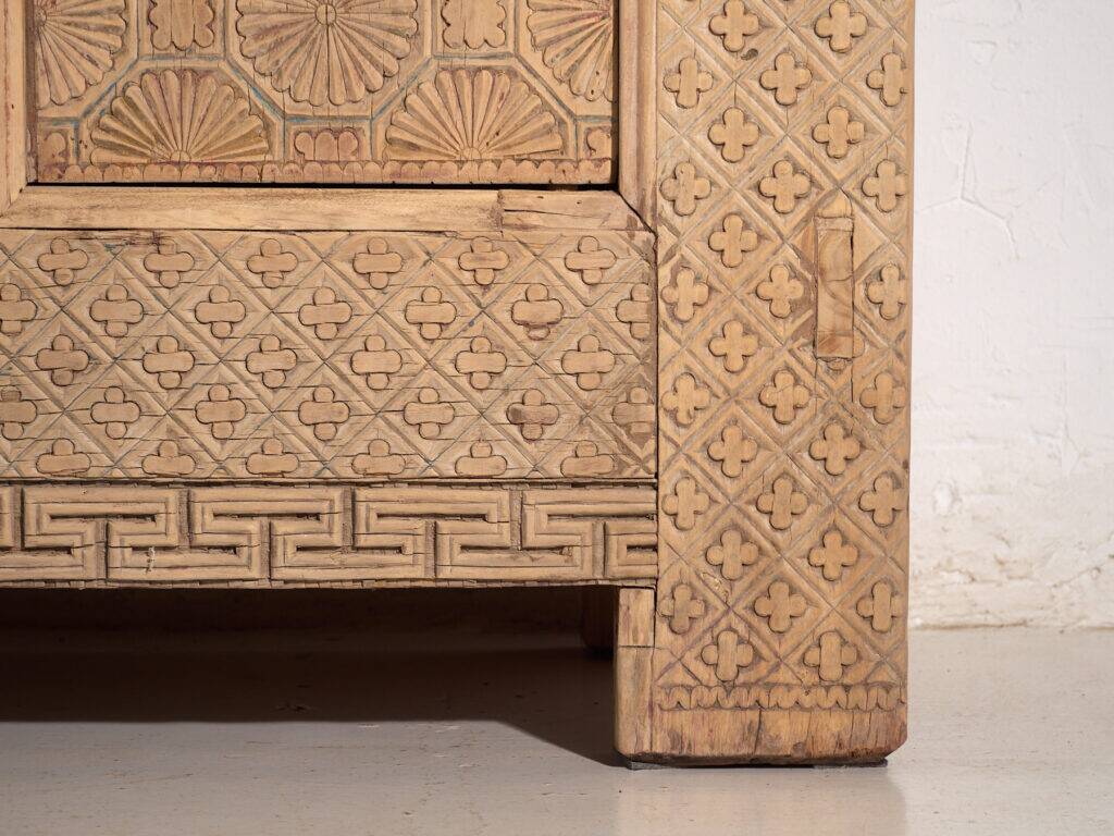 Old carved pine wood buffet – Gansu, around 1900