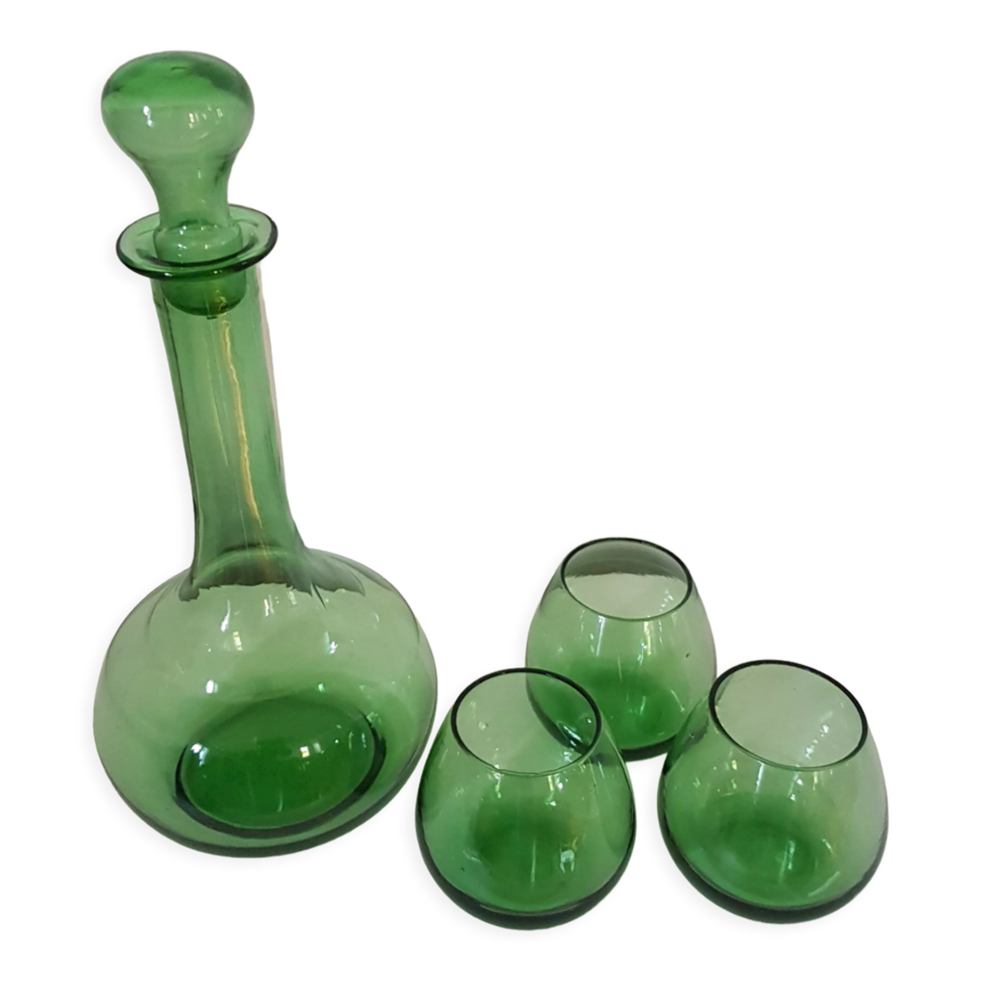 Carafe and its three glasses