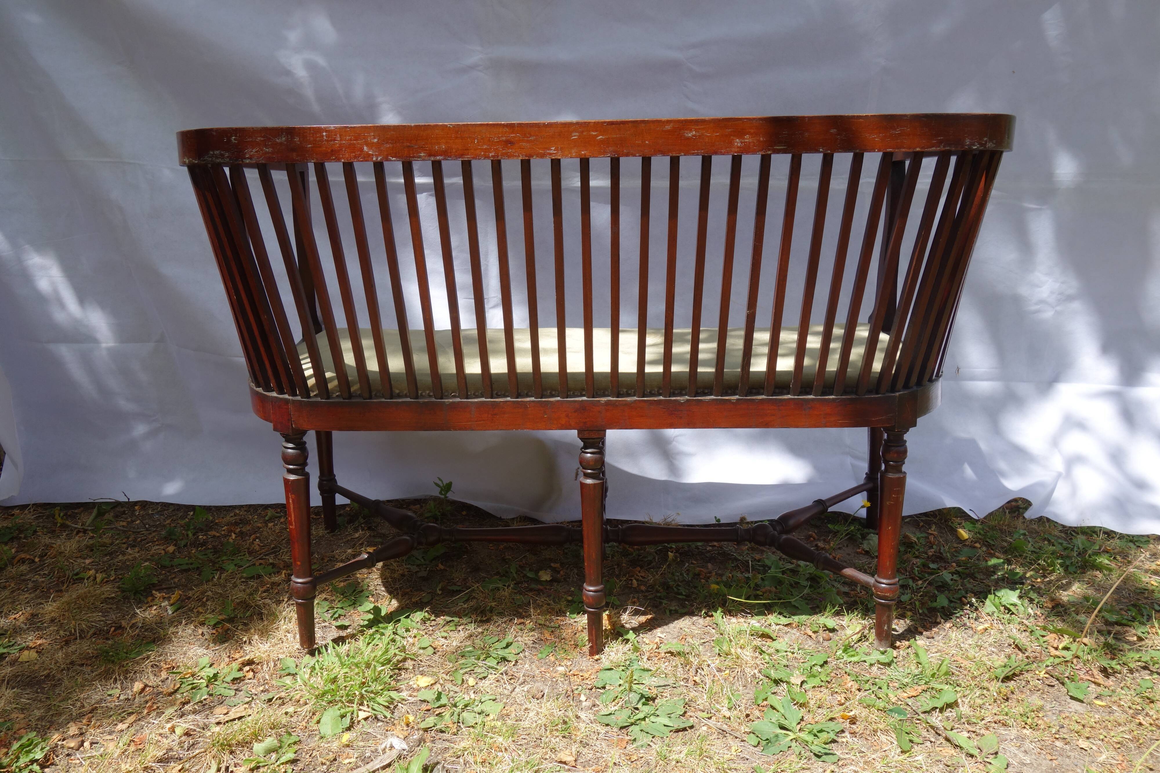 Old seat and 2 armchairs
