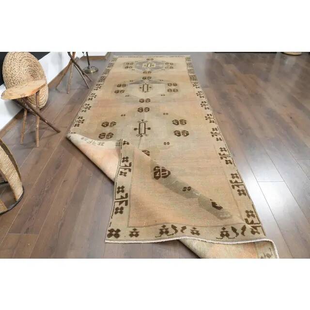 Tapis couloir en laine et coton fait main Oushak turc des années 1970, 137x404.