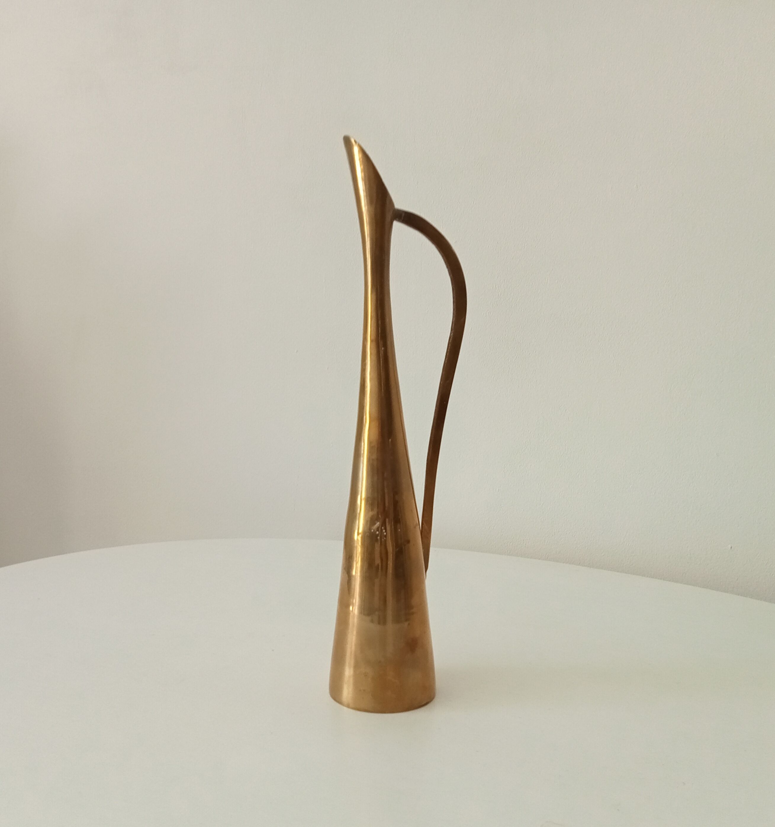 Vintage soliflore vase in solid gilded brass