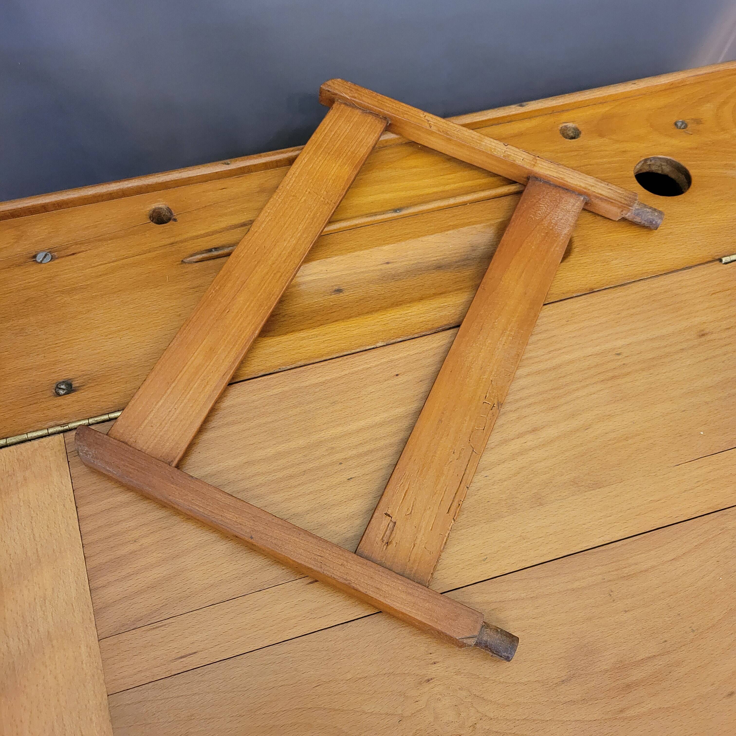 Evolving school desk