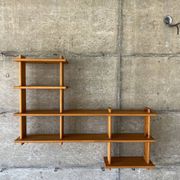 Bibliothèque étagère moderniste en pin Regain