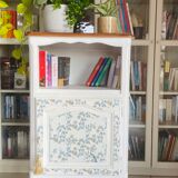 Sideboard with niche