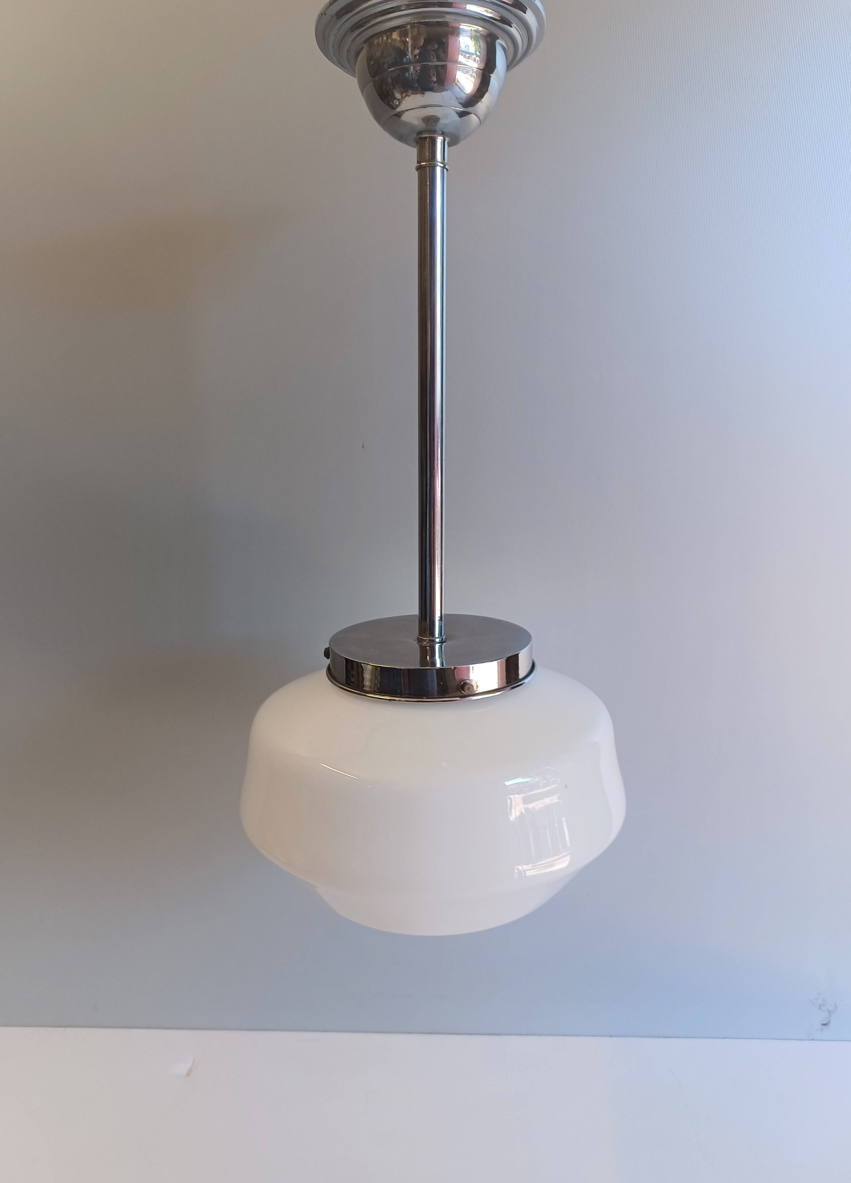 Lustre bistro - White opaline globe - 1950