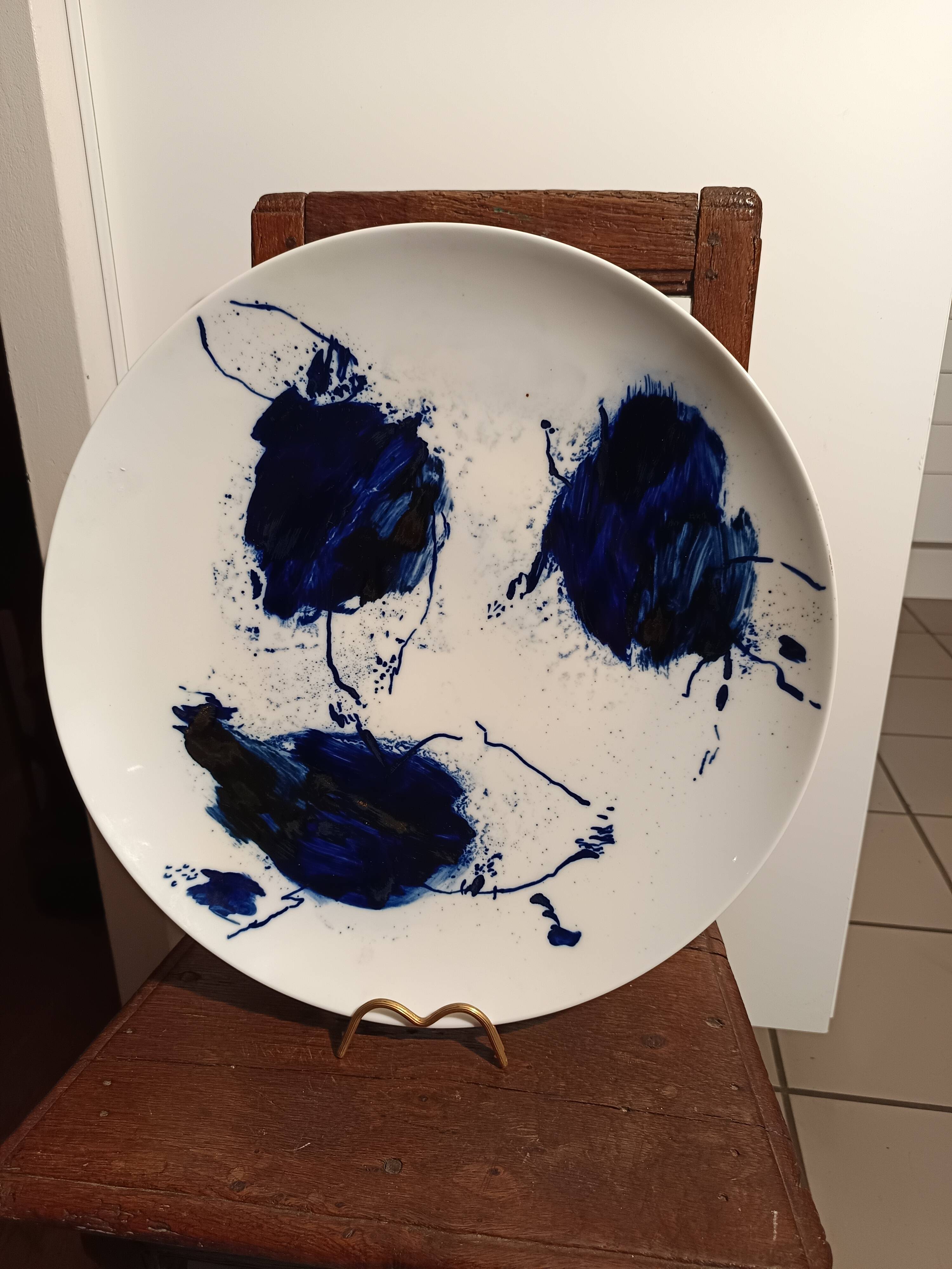 Large designer plate signed by Barbara Schroeder – 41 cm – Contemporary ceramic
