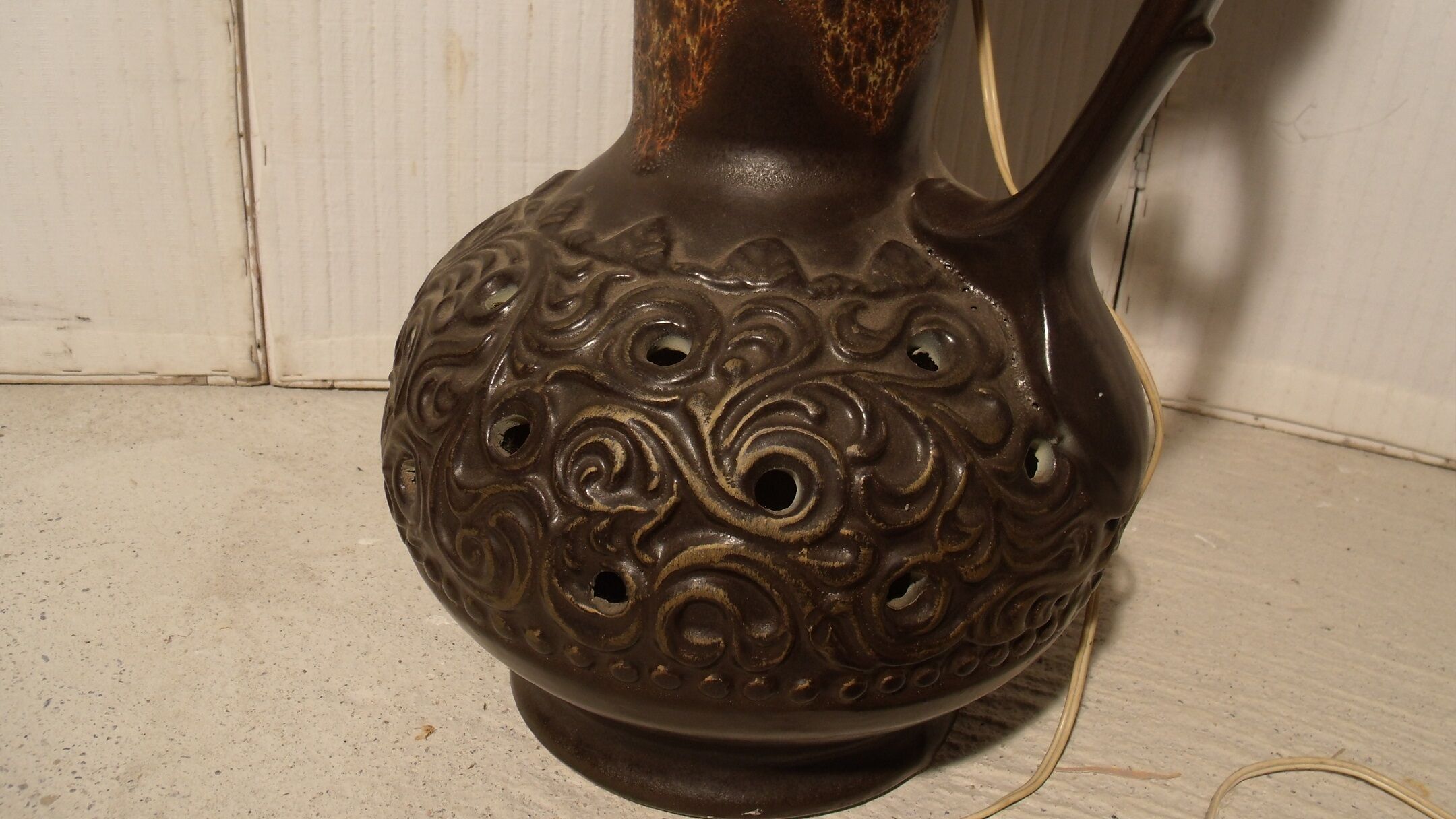 Ceramic lamp