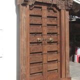 Indian door in old teak piece and patina of origin