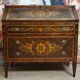 Commode secrétaire scriban style Louis XV à abattant, en bois précieux