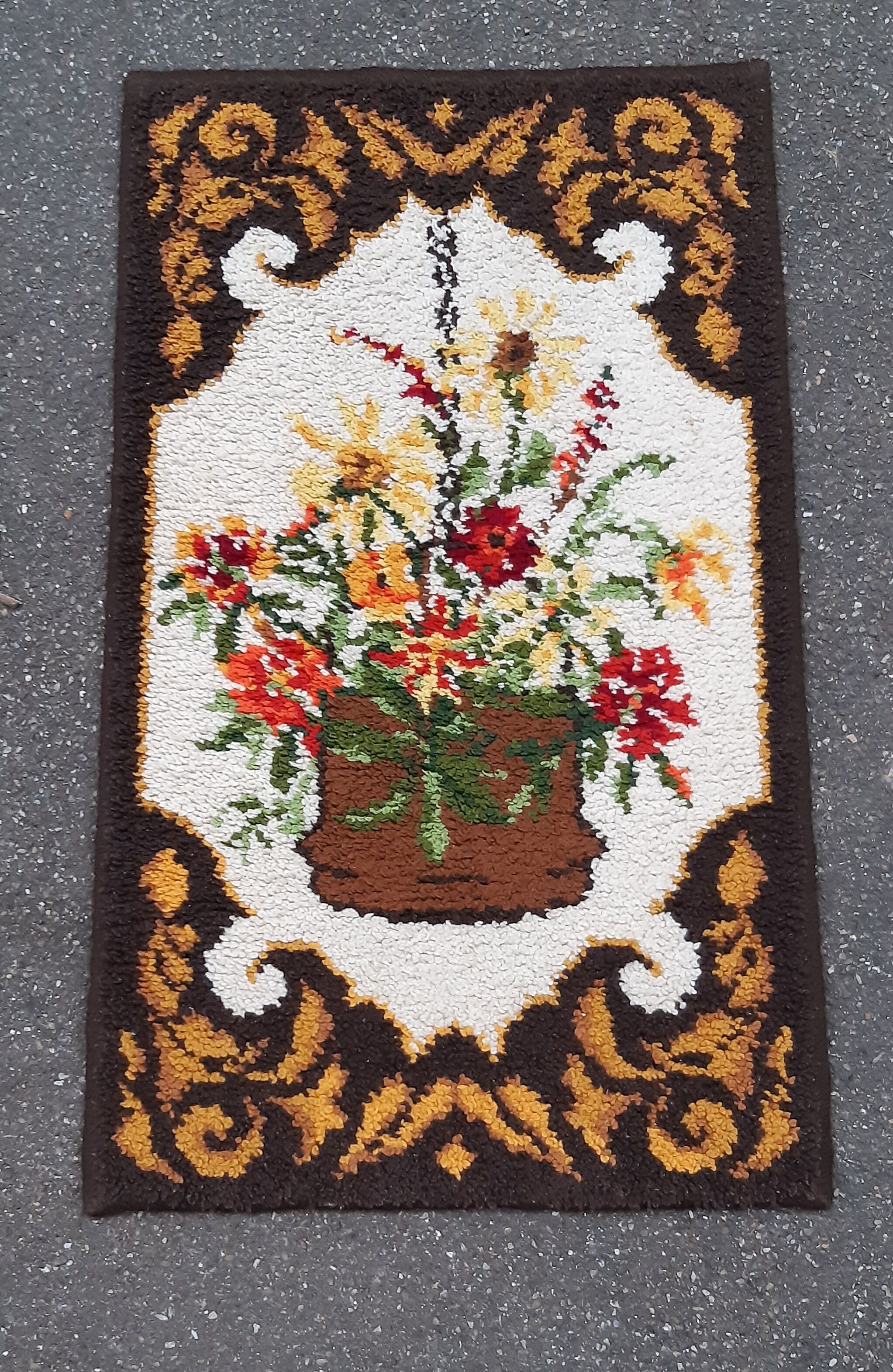 Vintage wool curly carpet floral pattern 120x69cm
