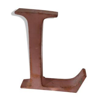 Letter l pink metal