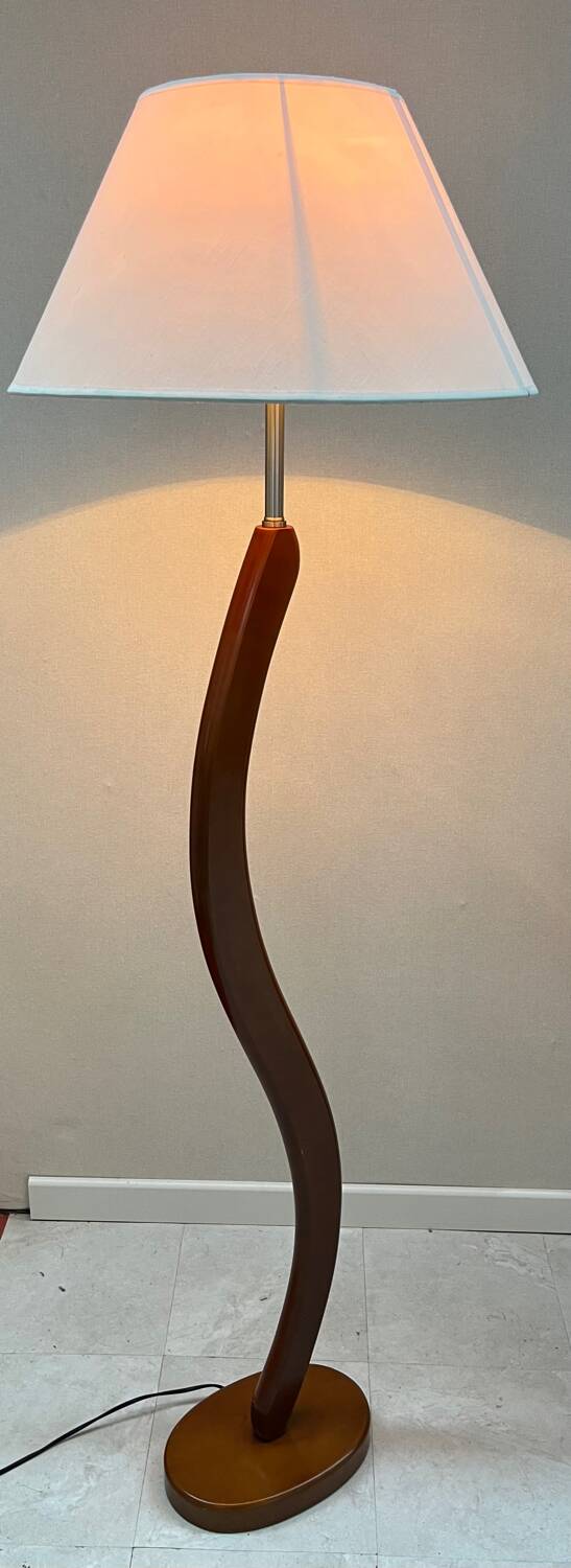 Lampadaire courbé style scandinave